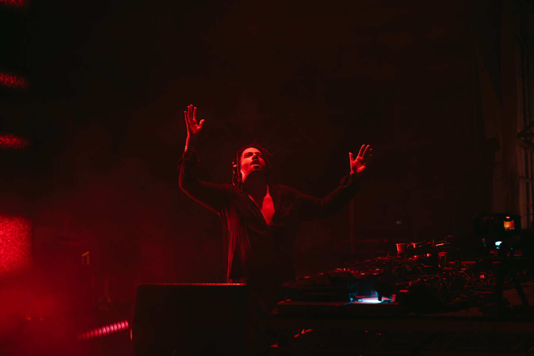 Watch: RA Live – Seth Troxler