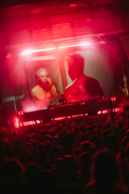 Watch: RA Live – Seth Troxler